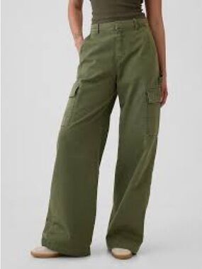 NWT Gap Baggy Wide-Leg Cargo Pants in Olive Green